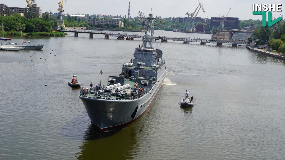 Десантный корабль «Юрий Олефиренко» покинул акваторию Николаева