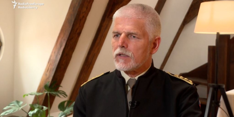 НАТО: На боевиков работают 3-5 тысяч российских специалистов