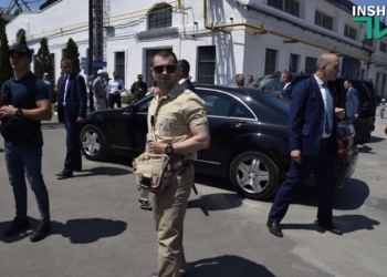 В Николаев приехал Порошенко, свой визит начал с «Нибулона»