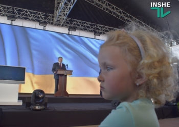 В Николаев приехал Порошенко, свой визит начал с «Нибулона»