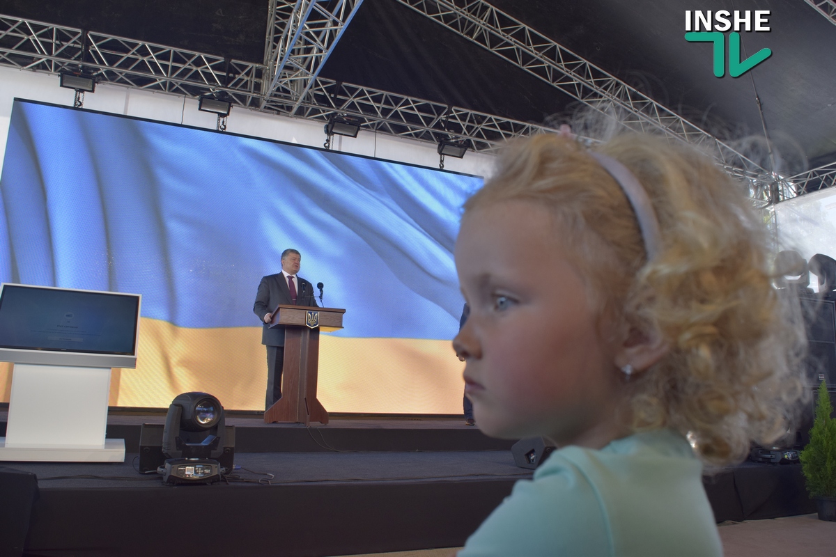 В Николаев приехал Порошенко, свой визит начал с «Нибулона»