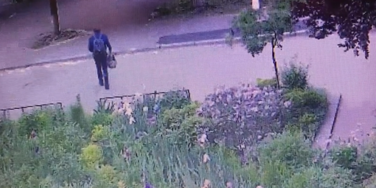 Жительница Николаева показала «цветочного» вора