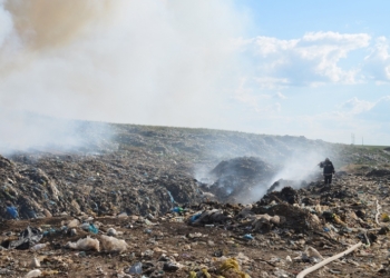 В Николаеве все еще тлеет свалка, возможно повторное возгорание