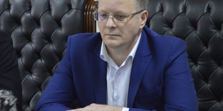 Экс-замдиректора Николаевского аэропорта получал компенсацию за жилье и ремонтировал свой автомобиль за счет предприятия – Барна