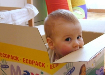 В Украине появятся “коробки для новорожденных”, которые придумали финны, и компенсация “на няню” для матерей, которые не хотят идти в декрет