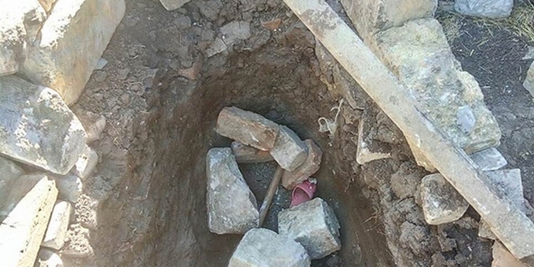 На Николаевщине 12-летняя девочка строила “игрушечный домик” из шлакоблоков, и ее завалило