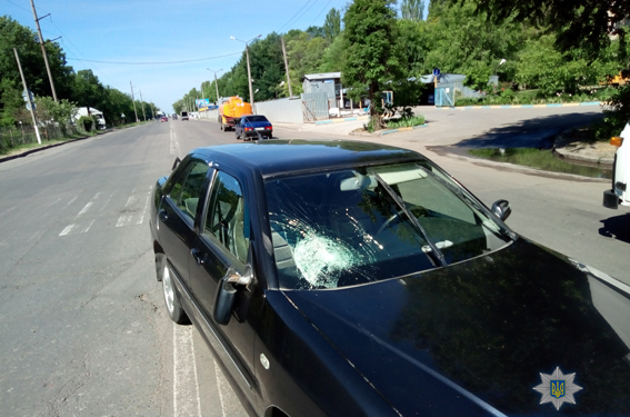 В Николаеве автомобиль Chery на переходе сбил женщину с девочкой
