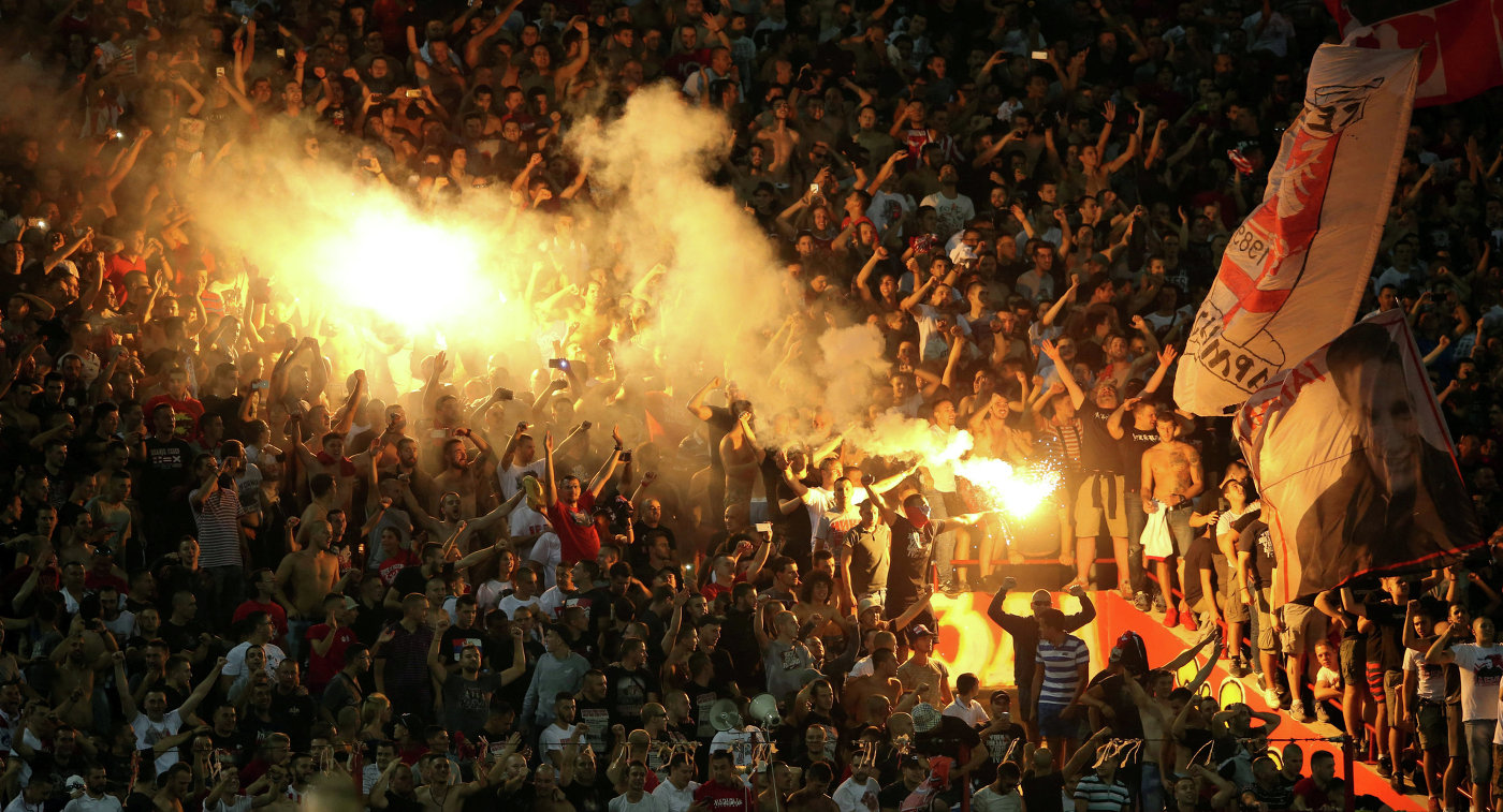 Зажгли на радостях: фаны  “Црвены Звезды” оставили свою команду без автобуса, празднуя победу в чемпионате