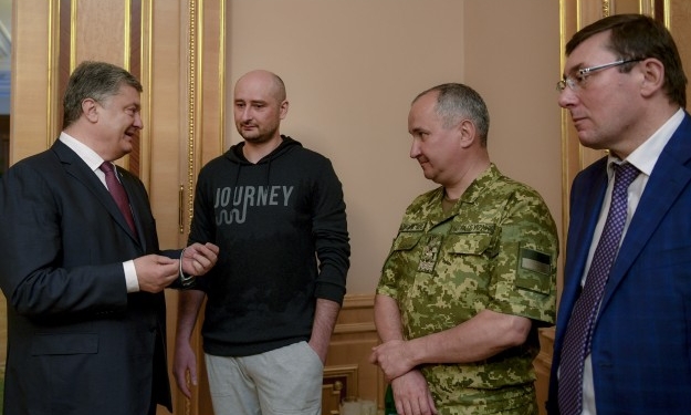 Порошенко заявил, что спасение Бабченко – это “день рождения всей нации”