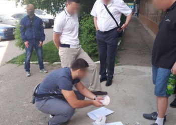 Глава ГАК “Хлеб Украины” задержан на взятке. Еще один