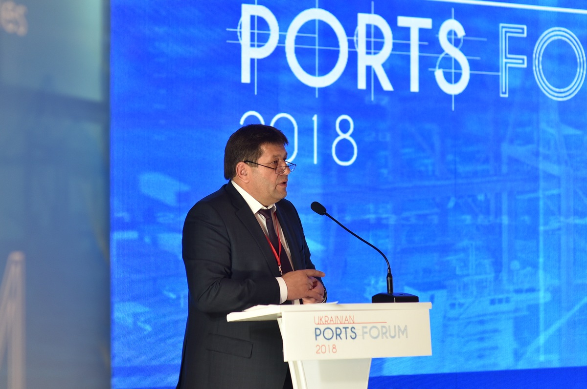 Дороги и порты. В этом году в инфраструктуру обещают вложить около 90 млрд.грн.