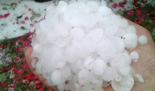 Закарпатье засыпало огромным градом, Ужгород затопило