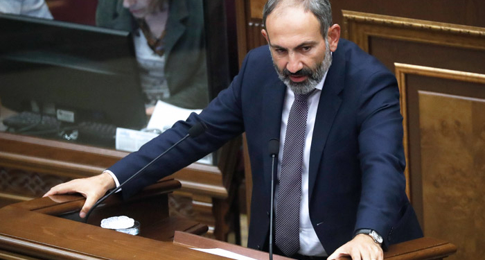 Армянский премьер призвал прекратить акции гражданского неповиновения, которые привели его к власти