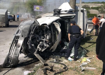 В Днепре фура с металлом снесла 12 авто на парковке, есть жертвы