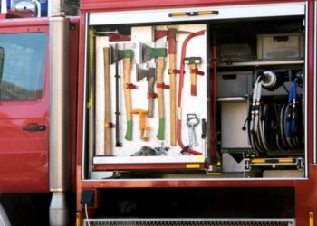 Американский пожарный два часа укладывал шланг, чтобы сделать предложение своей девушке