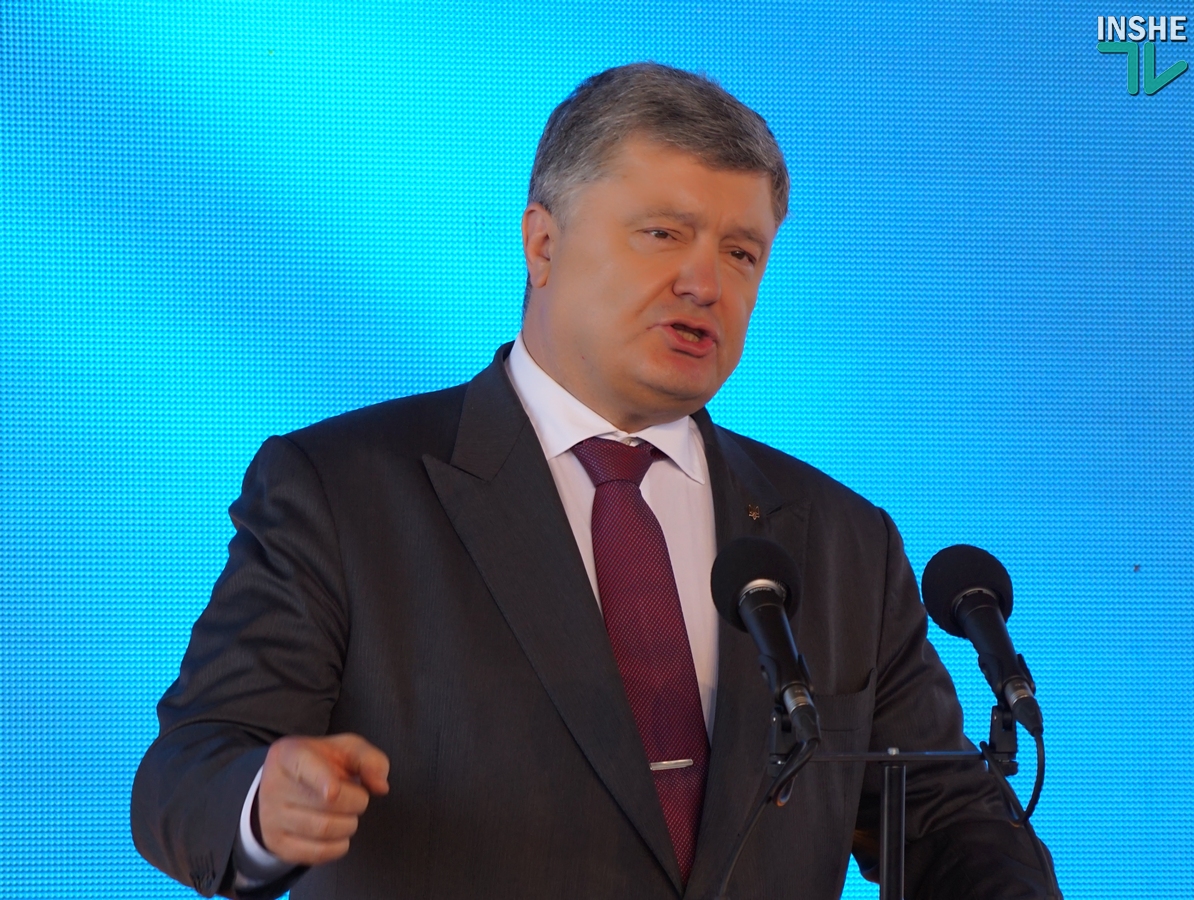 Года мало для защиты. Президент Порошенко объявил 10-летие украинского языка