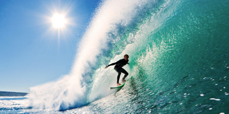 Бразильский серфингист установил зрелищный рекорд