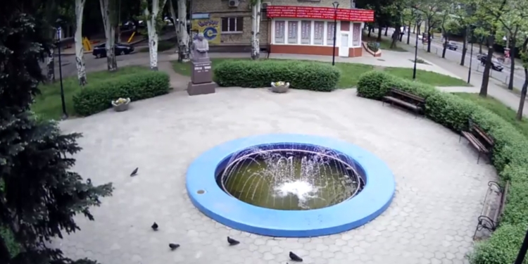 Теперь не для свиданий. Николаевцы, отдыхающие в сквере Черновола, за вами следят