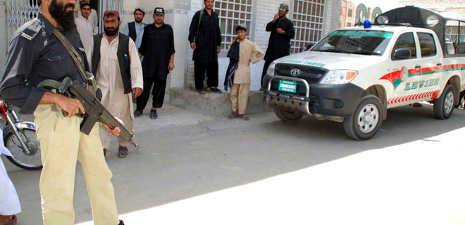 В центре Кабула произошло три взрыва