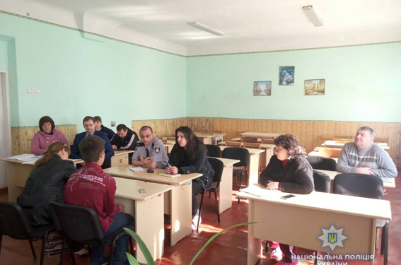 В Первомайске полицейские поговорили со сложными школьниками о буллинге и домашнем насилии