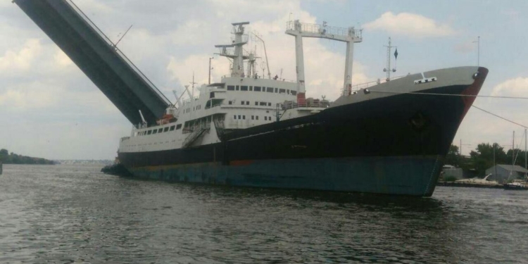 Научно-исследовательское судно «Святая Ольга» зашло в Николаев не для ремонта, а для стоянки