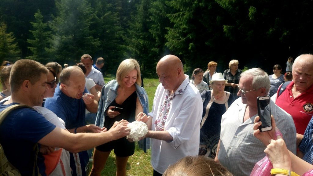 Губернатор Москаль победил в конкурсе сыроваров на фестивале в честь проводов отар 1