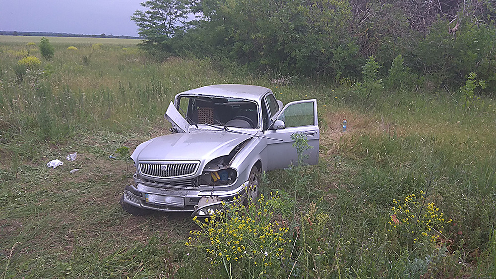 На Николаевщине автоцистерна врезалась в "Волгу", женщина-пассажир в больнице 1