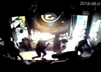 В России в День защиты детей в торговом центре проводили химические опыты – ожоги І и ІІ степени получили 8 детей