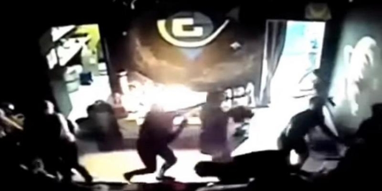 В России в День защиты детей в торговом центре проводили химические опыты – ожоги І и ІІ степени получили 8 детей