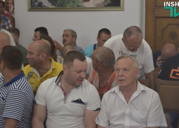 В Николаеве маршрутчики пришли на исполком требовать повышения тарифов на проезд