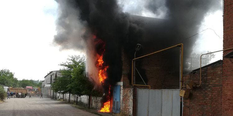 Пока по неизвестной причине вспыхнули силовые кабели: подробности вчерашнего пожара на подстанции в Первомайске