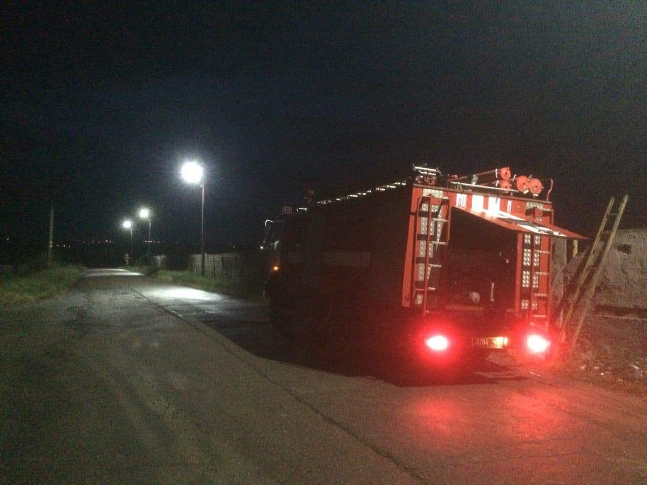 Несмотря на дождь, под Николаевом снова горела свалка