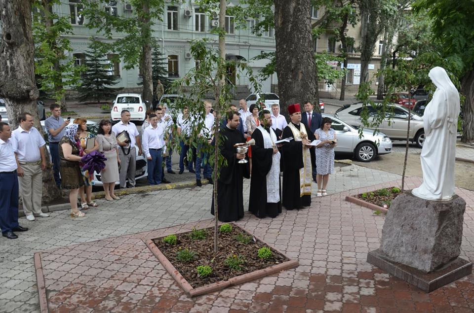 В Николаеве освятили скульптуру Девы Марии, установленную за средства работников прокуратуры Николаевской области 3