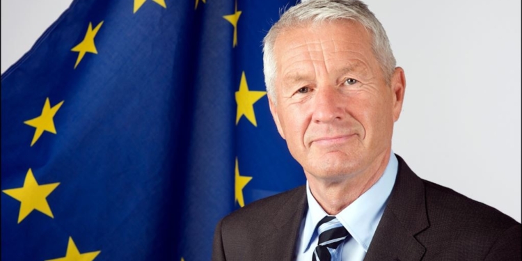 Генсек СЕ подал Путину прошение о помиловании Сенцова