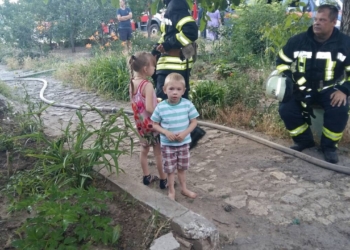 В Николаеве на пожаре спасли двоих детей