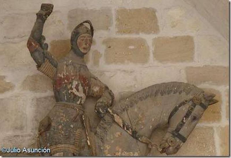 В Испании решили обновить средневековую скульптуру Георгия Победоносца. Ох, зря 7