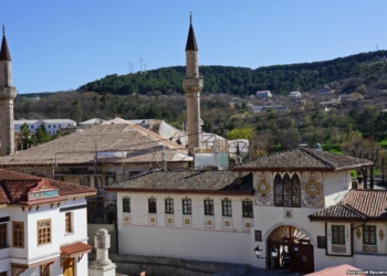 Оккупанты уничтожают Ханский дворец в Крыму