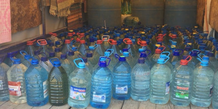 Фискалы нашли очередной подпольный цех по розливу алкоголя, продукция которого сбывалась в Николаеве и на курортах, – изъяли почти 2 тыс.литров