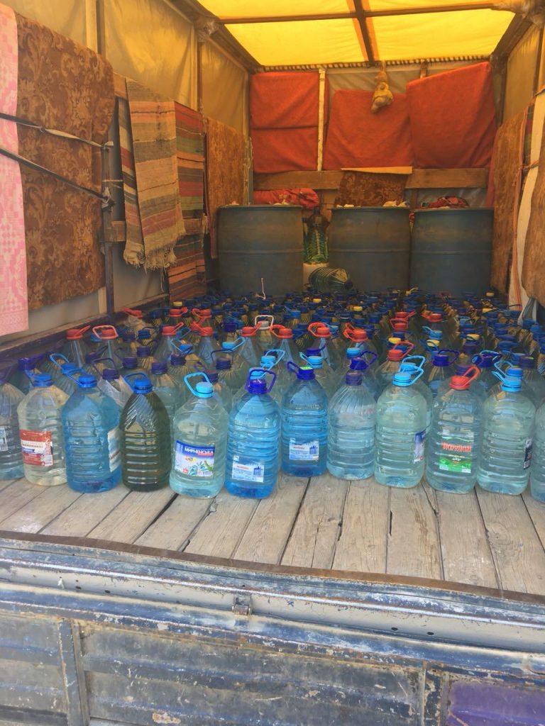 Фискалы нашли очередной подпольный цех по розливу алкоголя, продукция которого сбывалась в Николаеве и на курортах, - изъяли почти 2 тыс.литров 1