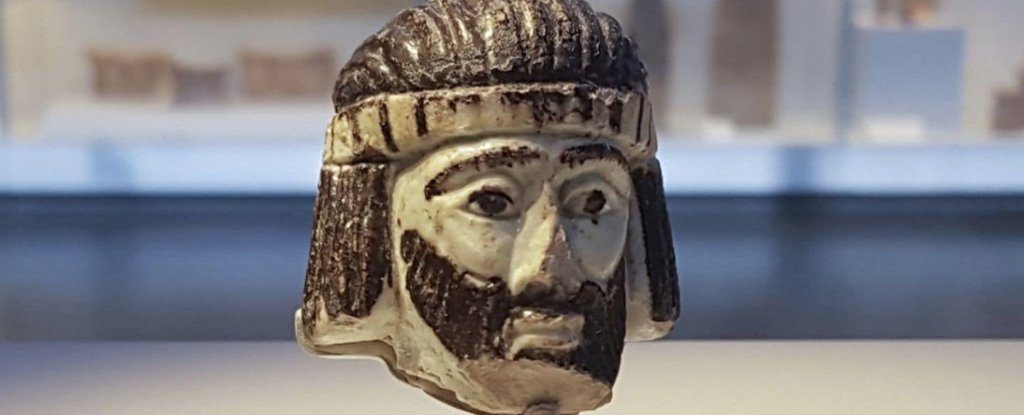 Кто это? 3000-летняя скульптура поставила археологов в тупик 1