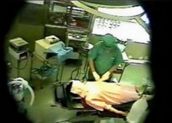 В Швеции пластический хирург делал скидки своим пациенткам, а потом насиловал их под наркозом