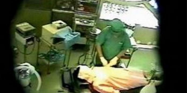 В Швеции пластический хирург делал скидки своим пациенткам, а потом насиловал их под наркозом