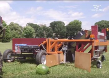 Сколько соберут, а сколько разобьют и подавят? В США изобрели комбайн для сбора арбузов