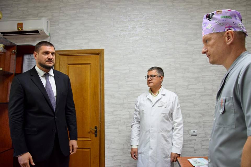 Алексей Савченко поздравил медиков Николаевщины с профессиональным праздником 5