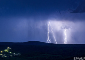 Обесточивание, подтопления, поваленные деревья: спасатели рассказали о последствиях непогоды в Украине