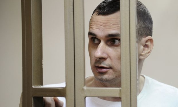 Адвокат сообщил, что в Кремль поступили два прошения о помиловании Сенцова