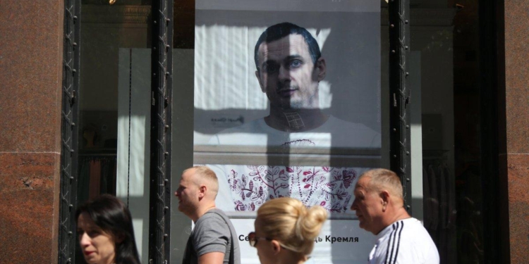 Сенцов готов к смерти и будет отказываться от принудительного кормления – адвокат