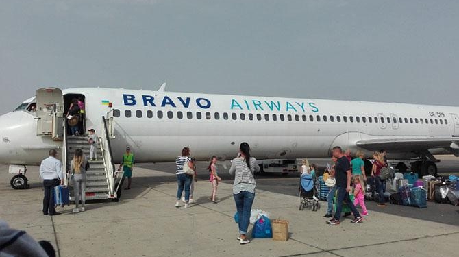 Число застрявших в Тунисе украинцев увеличилось до 800: Омелян сообщил подробности