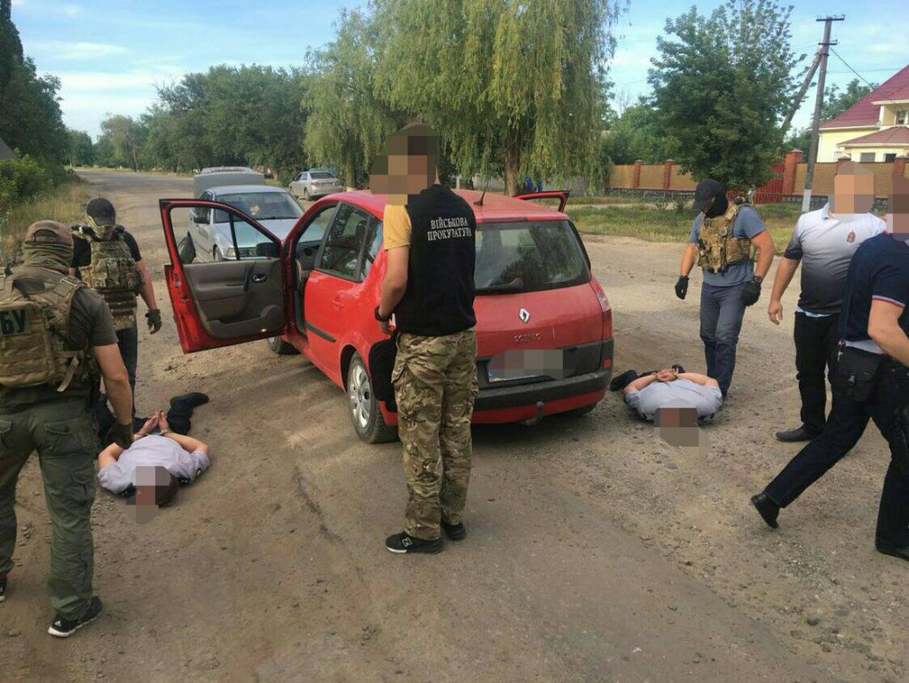 В Баштанке на взятке в 4 тыс.грн. задержаны двое полицейских 4