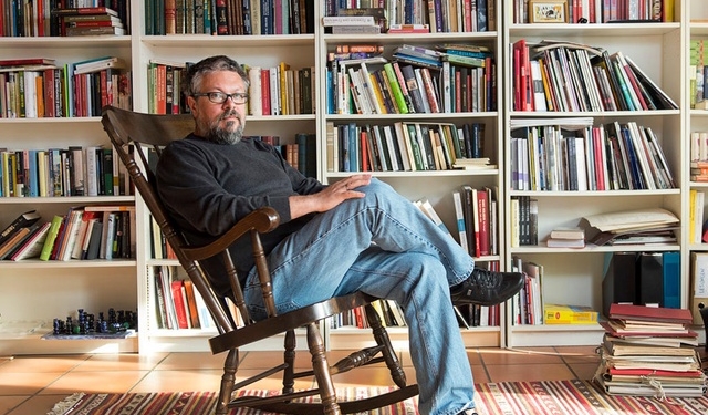 Российский писатель Михаил Шишкин призвал правительства демократических стран бойкотировать ЧМ по футболу